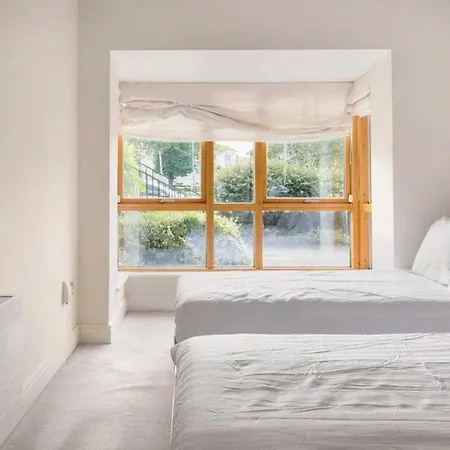 Kelston South Apartment